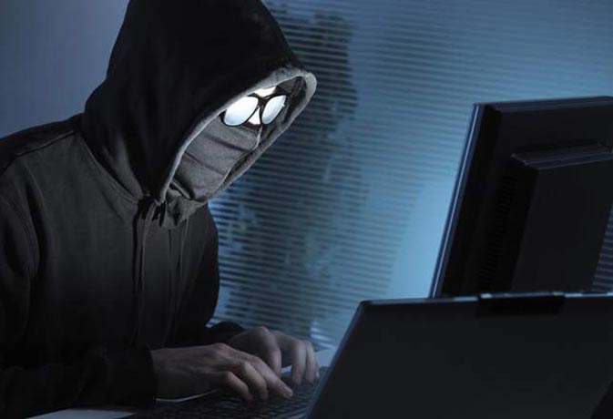 Instagram, Facebook और YouTube जैसे पॉपुलर ऐप्स चुरा रहे हैं आपका डाटा, रिपोर्ट में हुआ चौंकाने वाला खुलासा